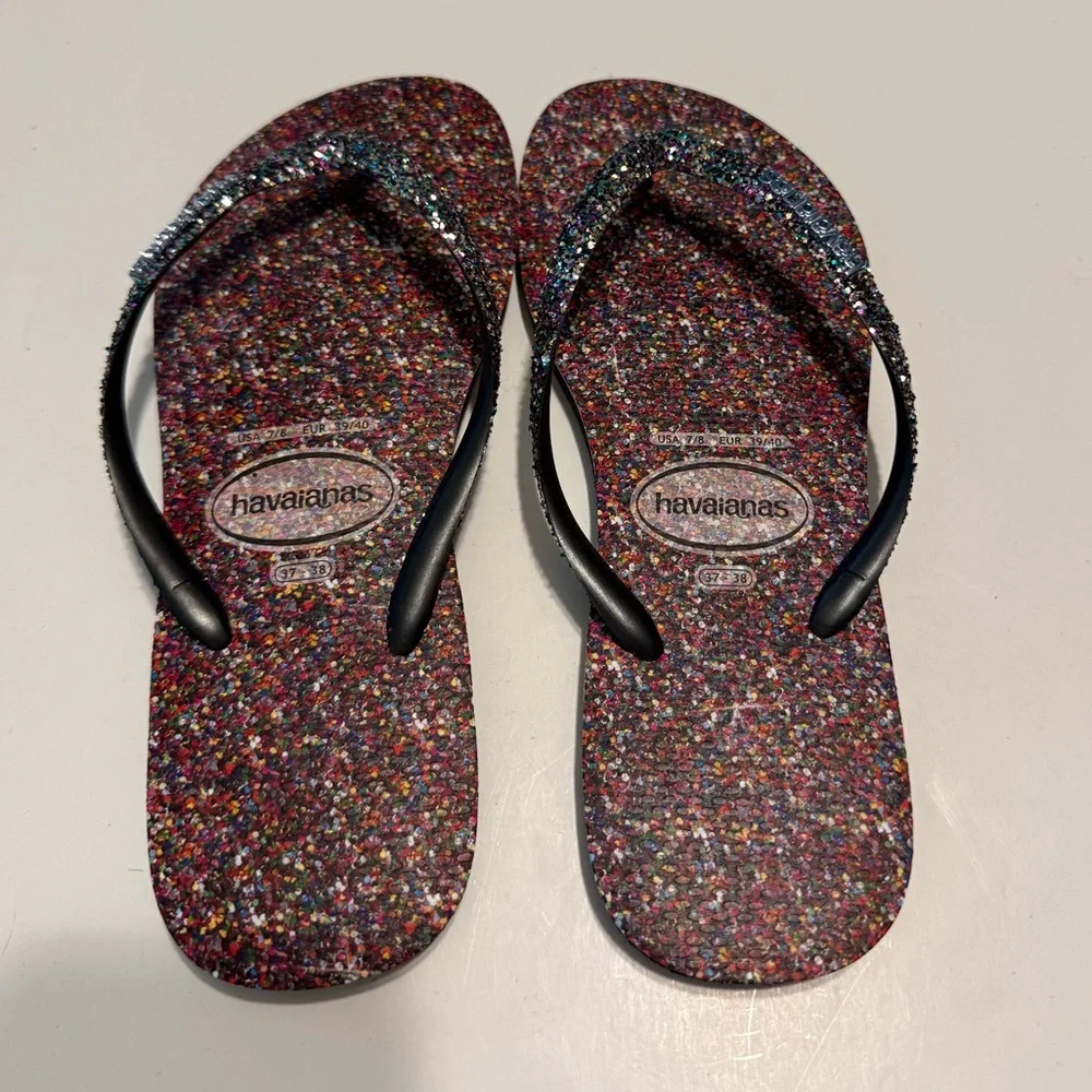 EUC Women’s Havaianas Sparkly Flip Flops Size Medium (7-8) - Picture 2 of 4